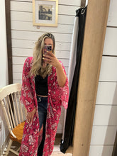 Load image into Gallery viewer, Fuschia Floral Kimono
