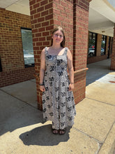 Load image into Gallery viewer, Manor House Midi Dress
