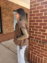 Load image into Gallery viewer, Cabin Cuddles Sherpa Vest - Brown
